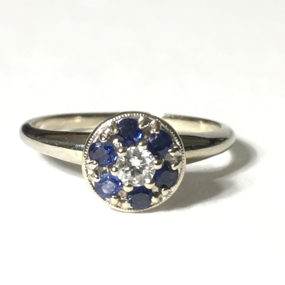 14KT GOLD SAPHIRE AND DIAMOND RING